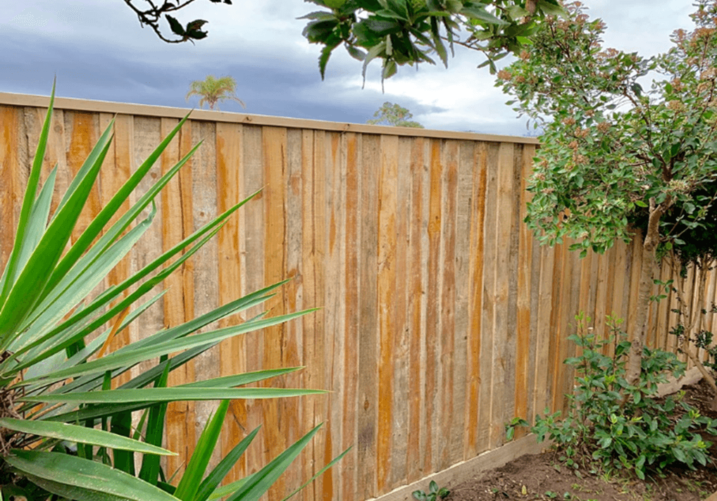 Fence post repair Coburg
