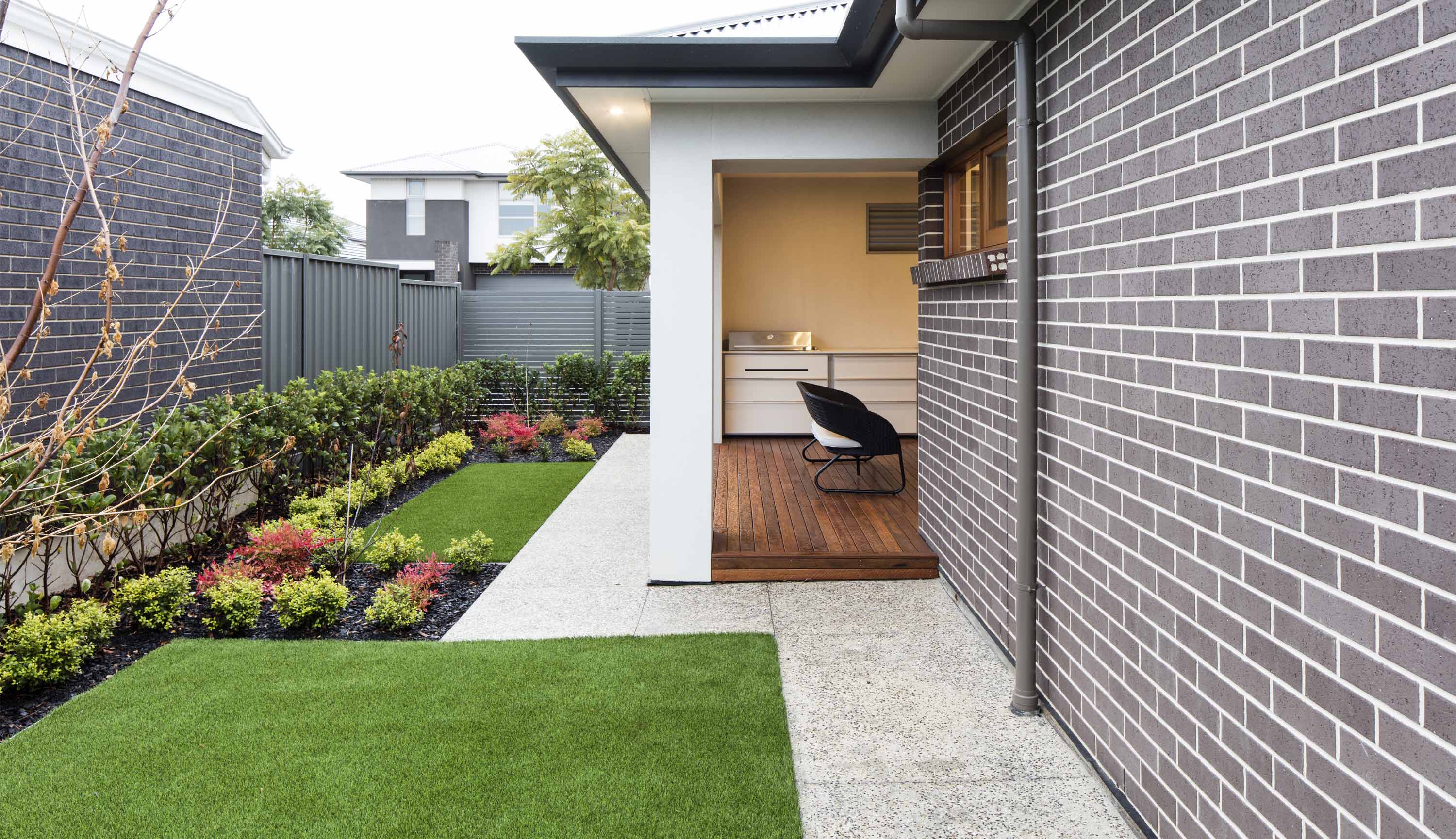 Townhouse landscaping Hillside development