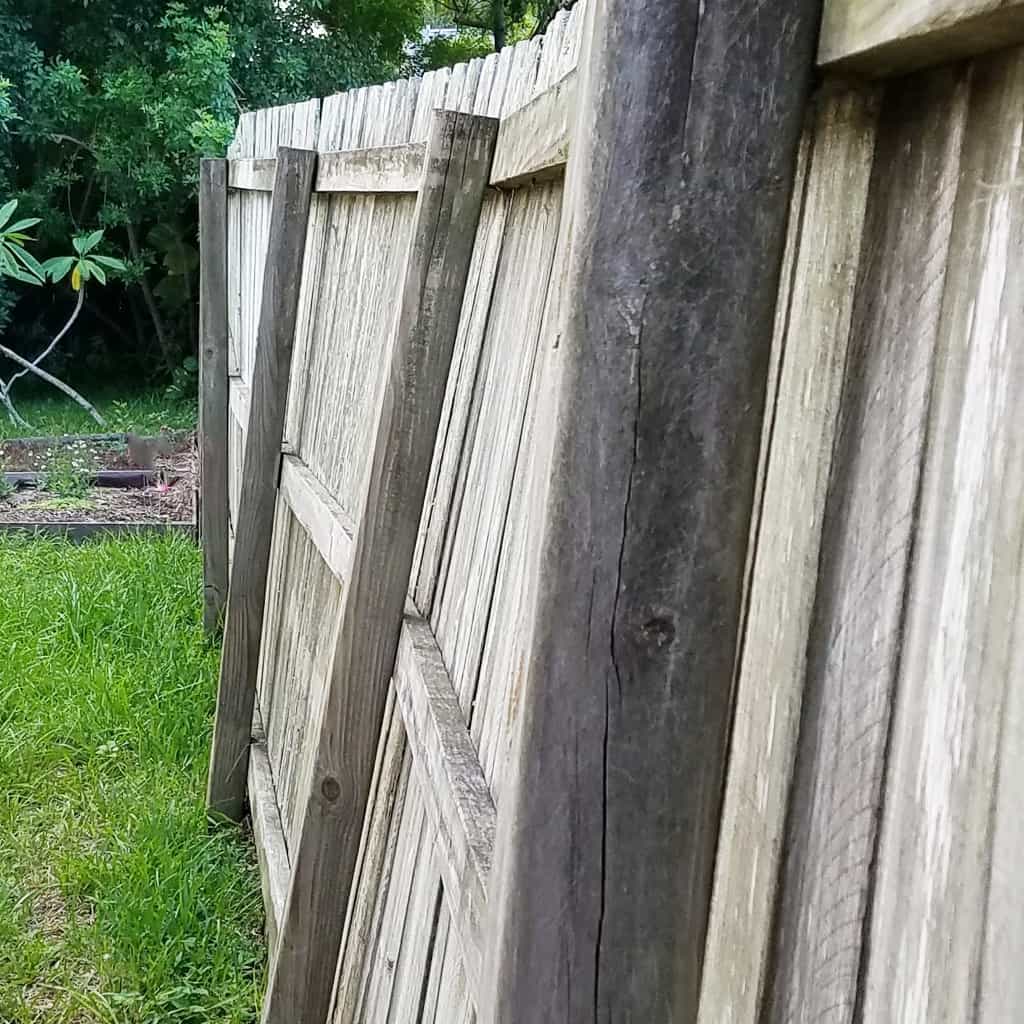Leaning fence repair Coburg
